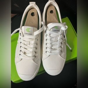 CARIUMA sneakers - all canvas true to size